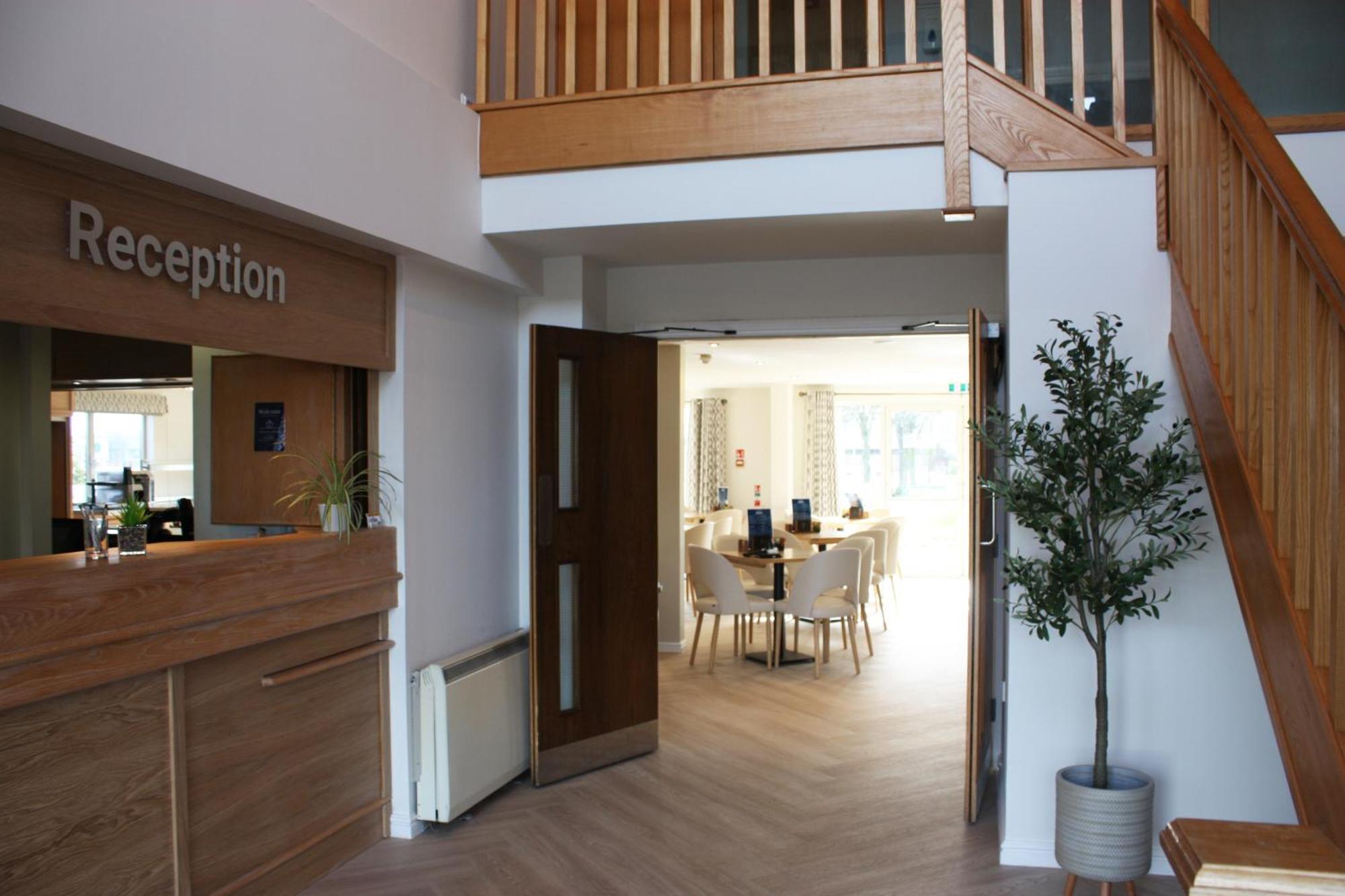 Stoneleigh Park Lodge Ashow Exterior photo